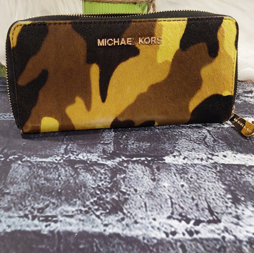 MICHAEL KORS LONG ZIP WALLET ONLY